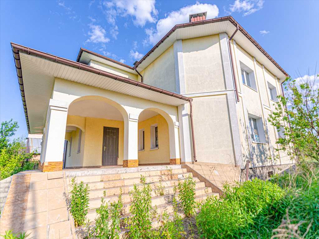 Статусний будинок для великої сім`ї в Горбанівці | Приват житло