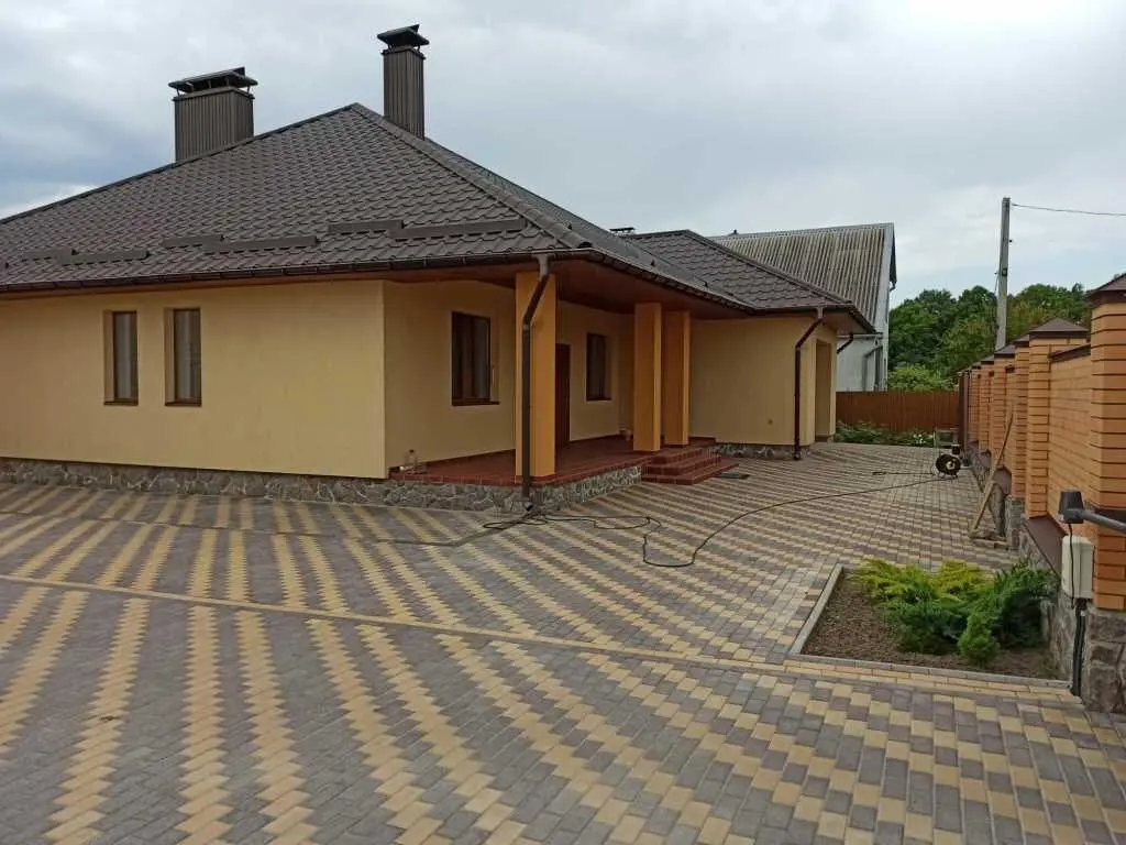 Чудовий будинок в Яківцях. | Приват житло