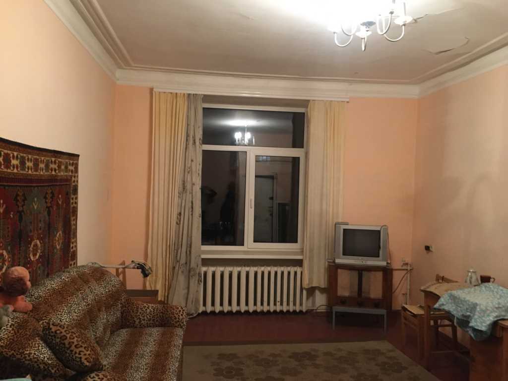  Продаж 3 кімнати з 4 -х кімнатноі квартири «сталінка» | Приват житло