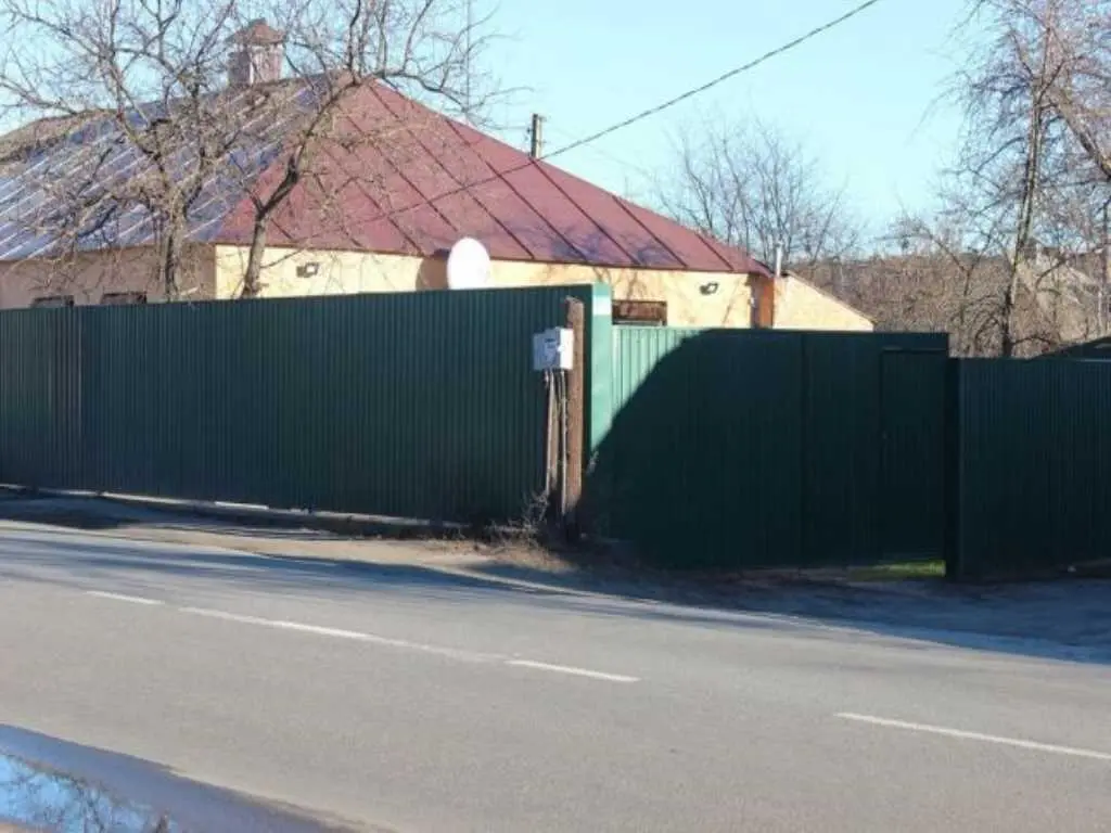 Частина будинку з окремим двором | Приват житло