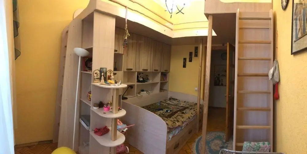 Чотирикімнатна квартира в центрі з сауною! | Приват житло