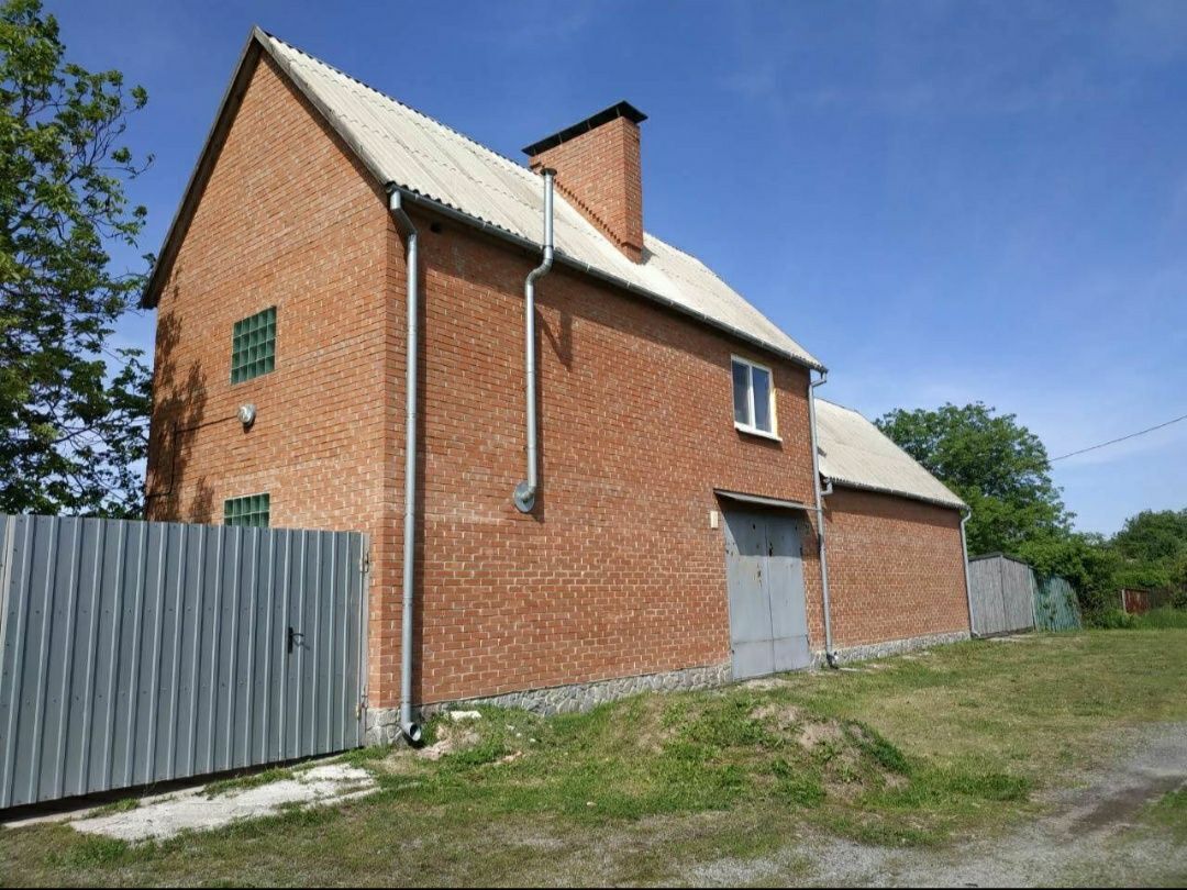 Добротний будинок під бізнес в Жуках | Приват житло