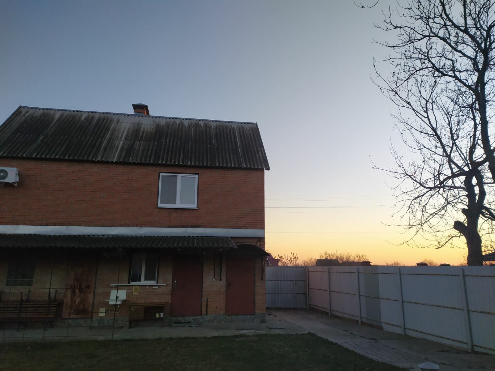 Добротний будинок під бізнес в Жуках | Приват житло