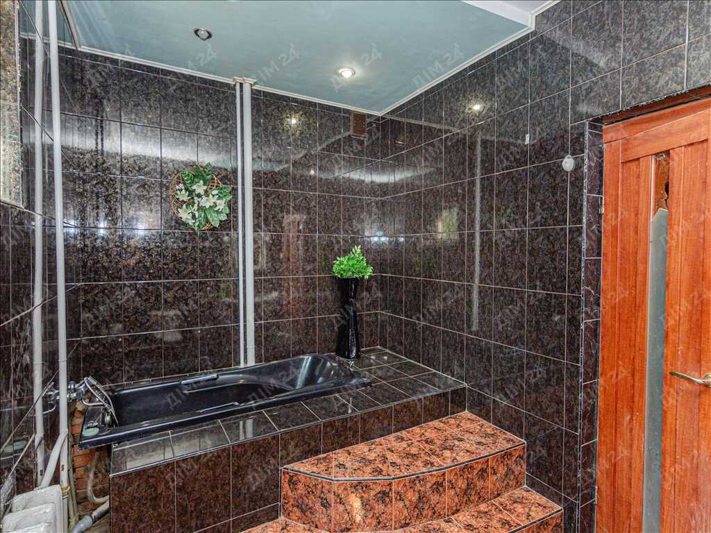 Цегляний будинок на Вороніна | Приват житло