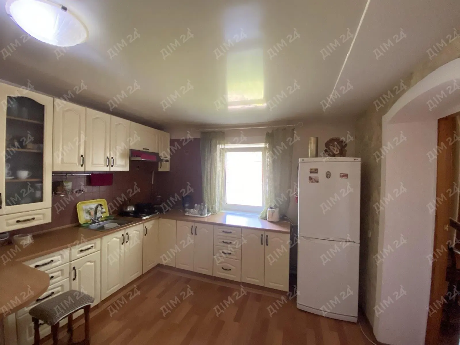 Частина будинку з власним двором по кільцю. | Приват житло