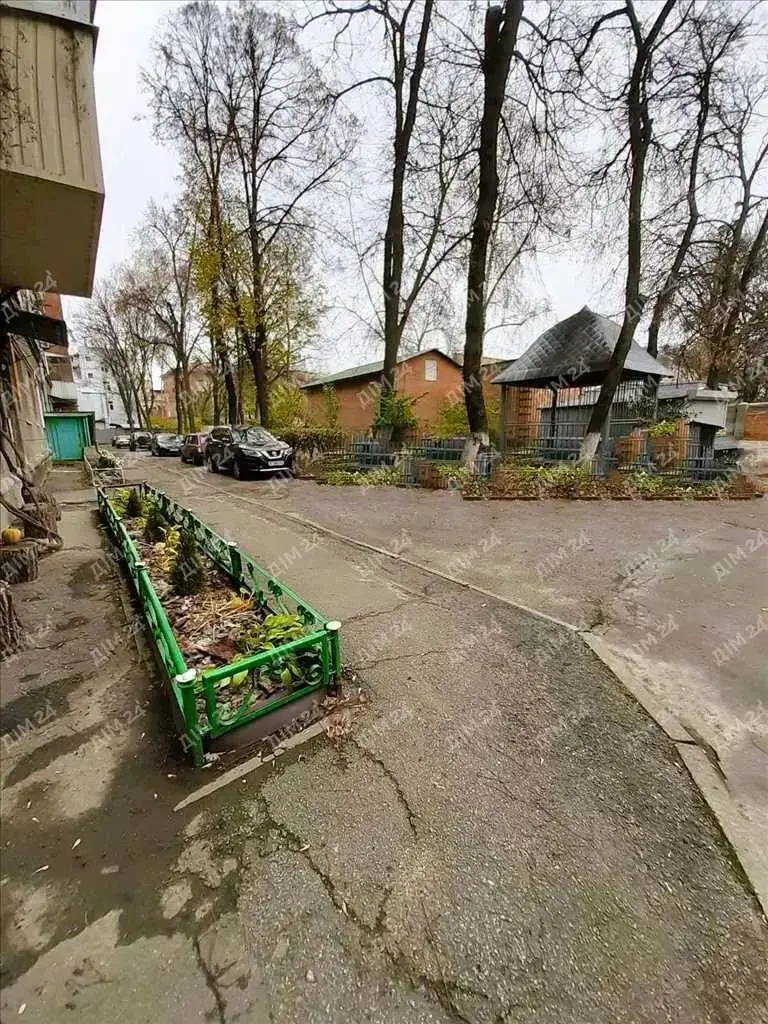 Центр.Трикімнатна сталінка з індивідуальним опаленням.   | Приват житло
