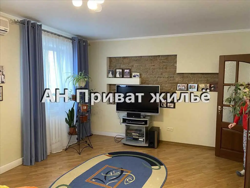 Простора та світла квартира для молодої родини | Приват житло