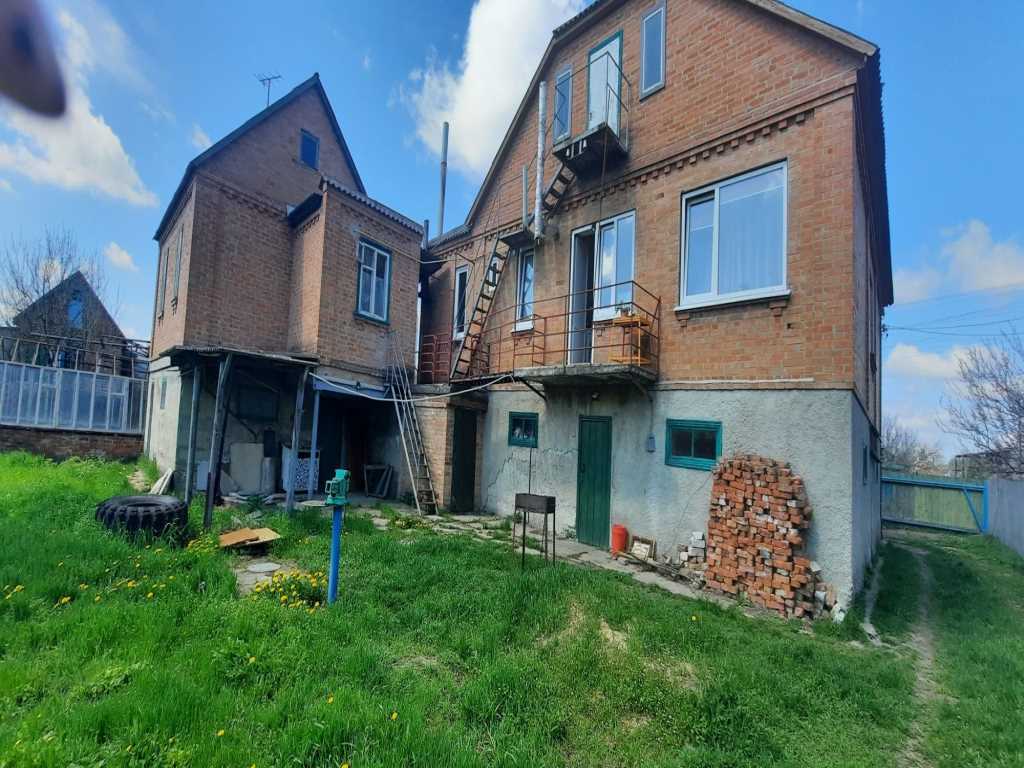 Будинок на Крутому берегу | Приват житло