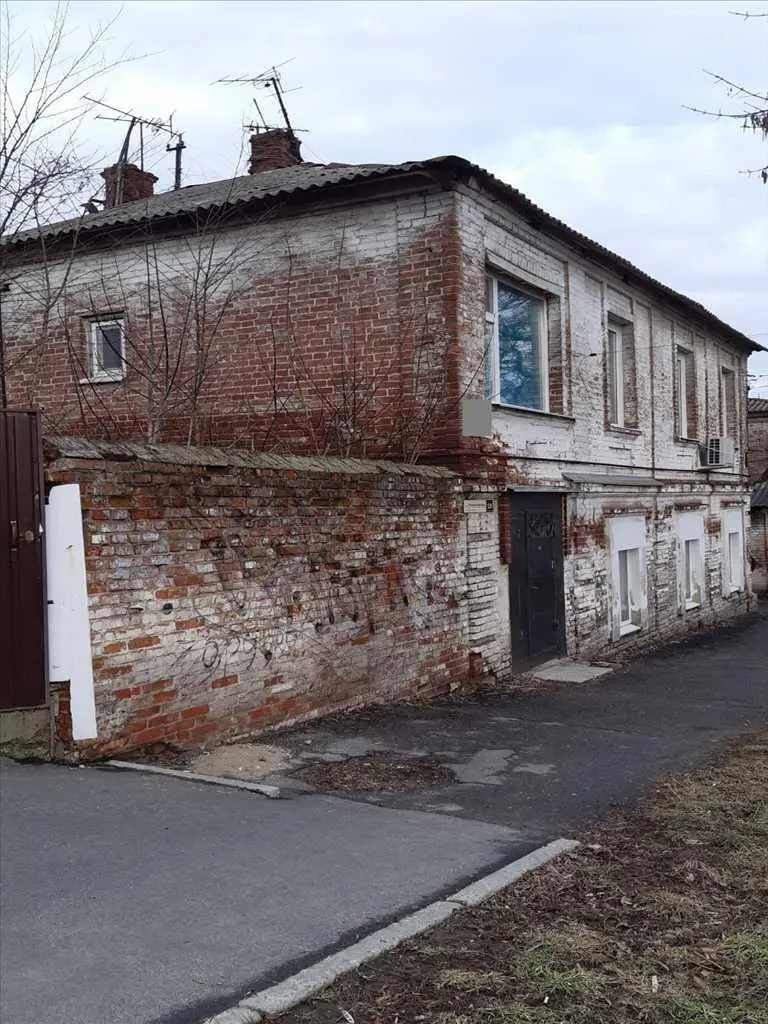 Дореволюційний будинок в центральній частині міста.


 | Приват житло