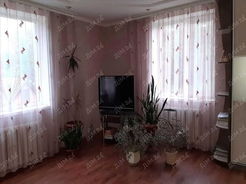 Будинок на 2 входа в передмісті | Приват житло