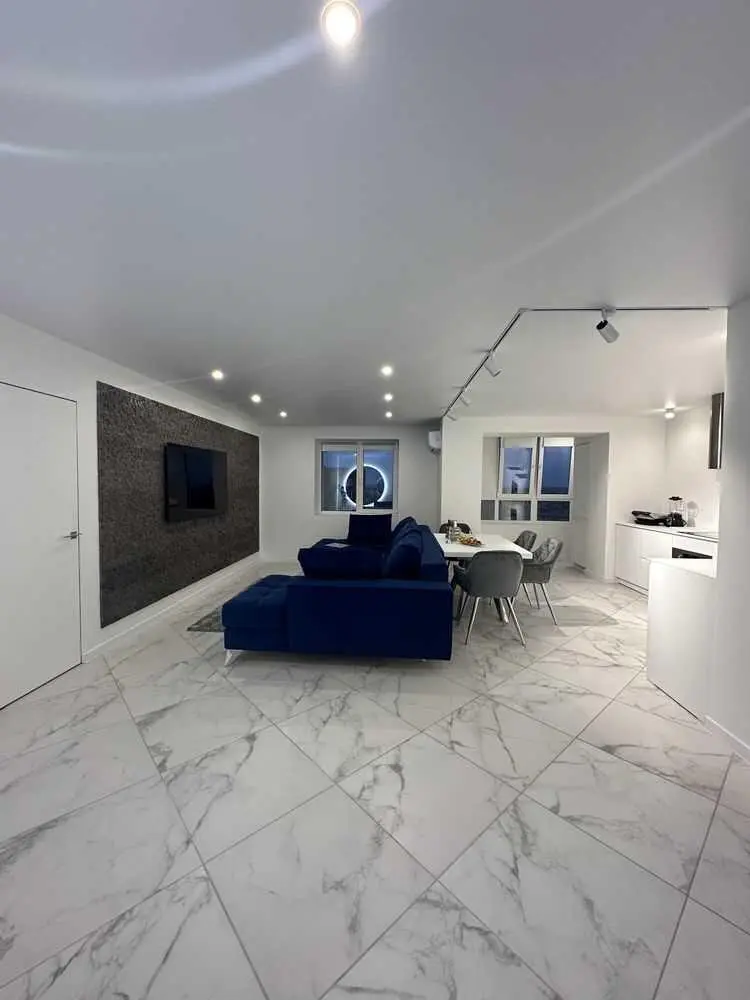 Квартира в новому будинку з дизайнерським  ремонтом! | Приват житло