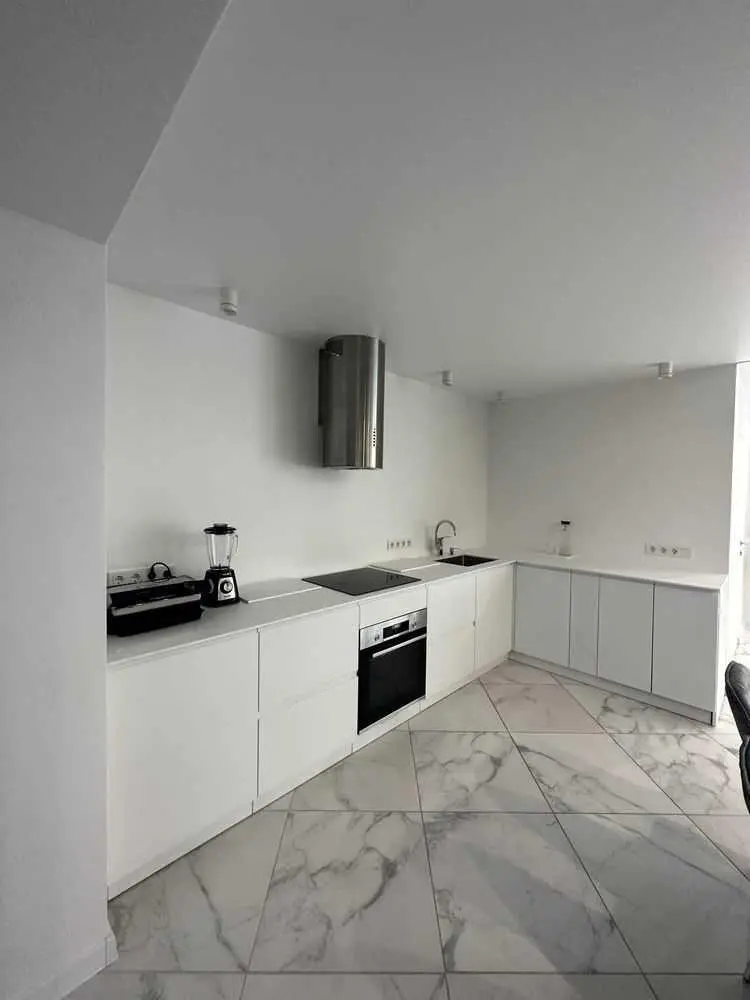 Квартира в новому будинку з дизайнерським  ремонтом! | Приват житло