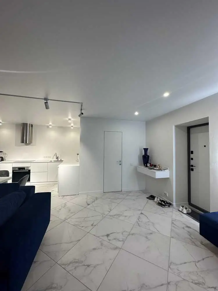 Квартира в новому будинку з дизайнерським  ремонтом! | Приват житло