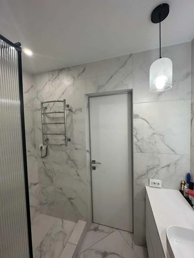 Квартира в новому будинку з дизайнерським  ремонтом! | Приват житло