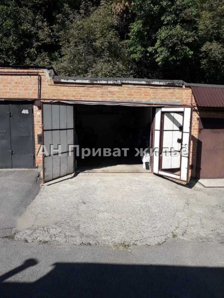 Гараж на Леваде! | Приват житло