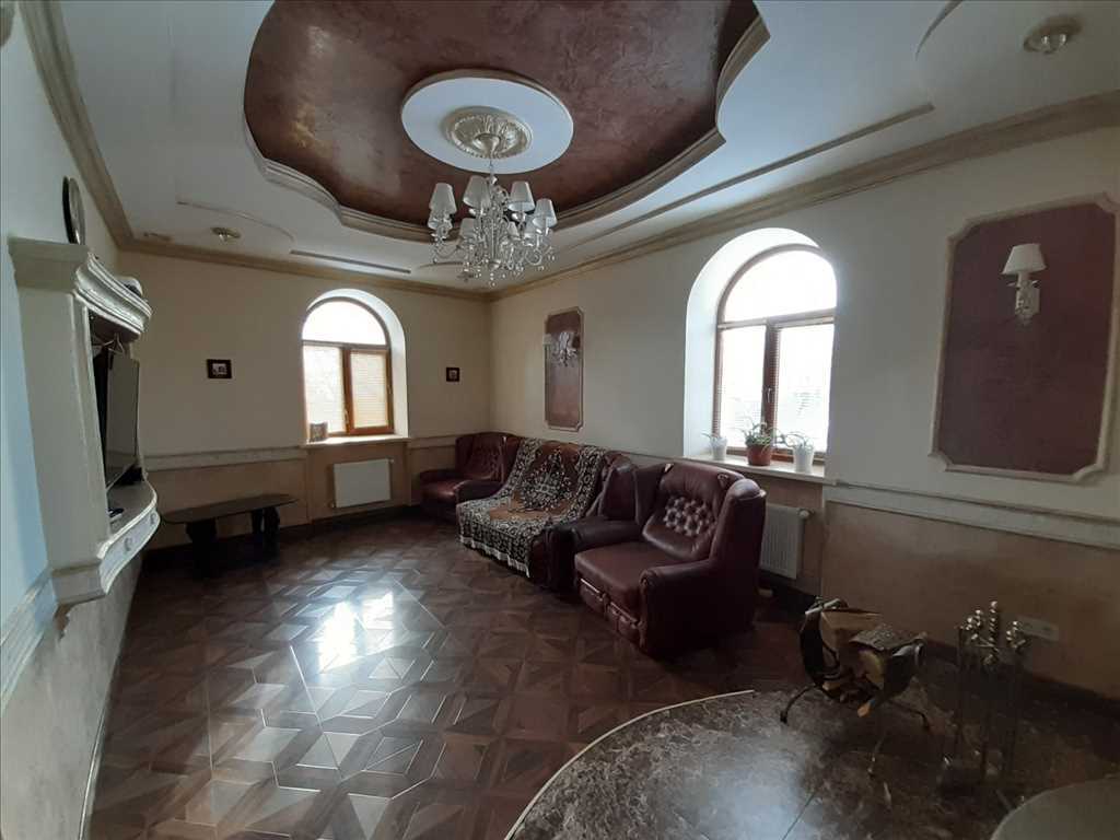 Будинок на Монастирській горі. | Приват житло