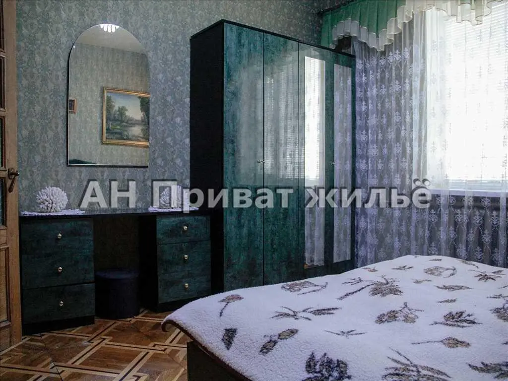 3-х поверховий будинок на 12 кімнат | Приват житло