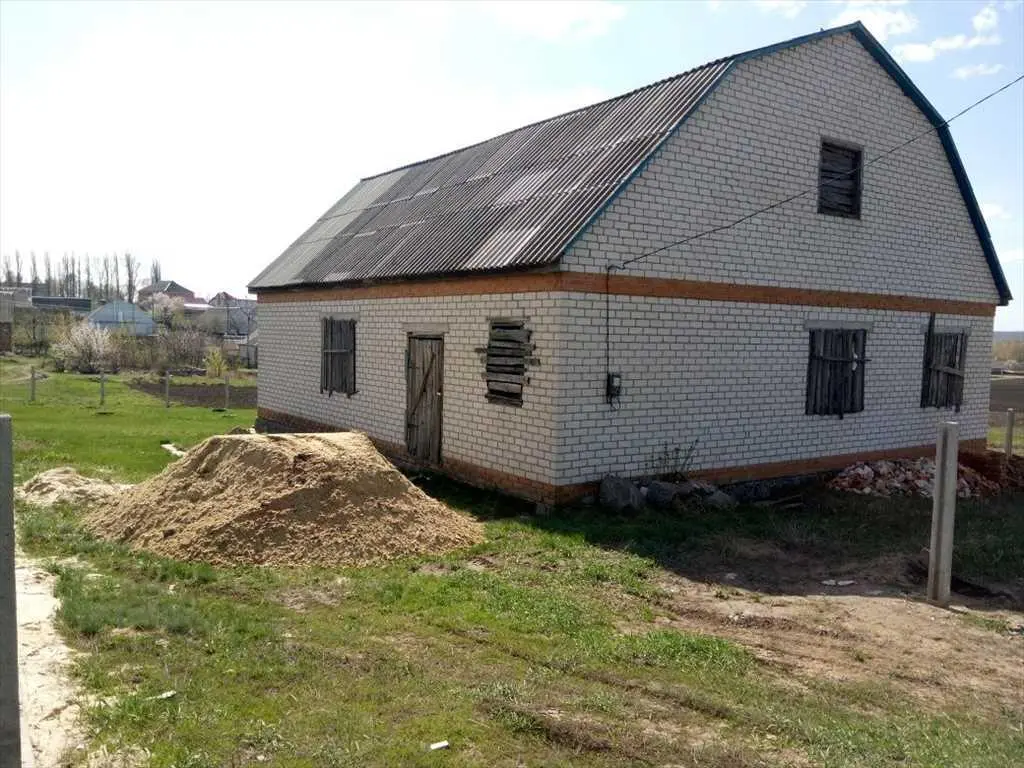Незавершене будівництво у Нових Санжарах. | Приват житло