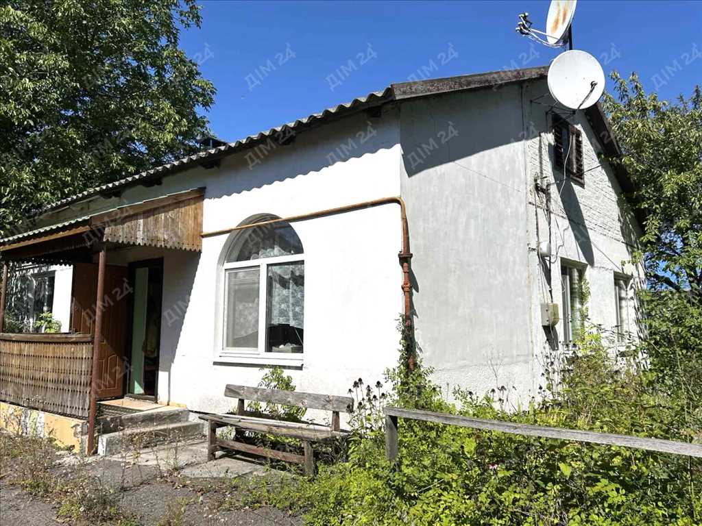 

Будинок із земельною ділянкою 1 га, неподалік від міста | Приват житло