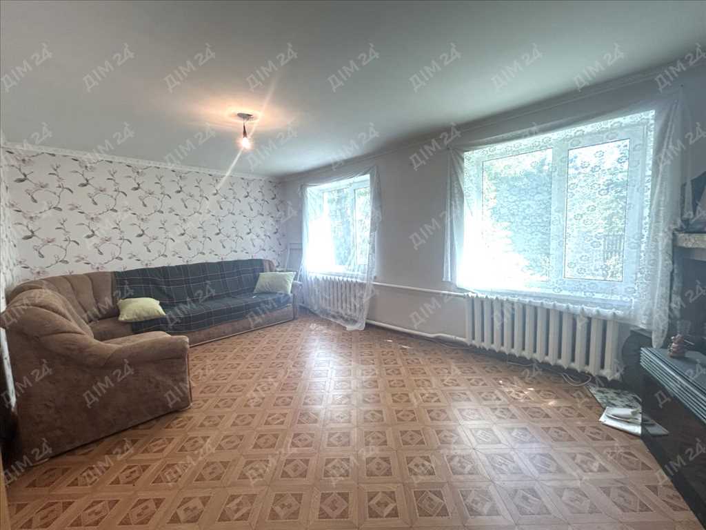 

Будинок із земельною ділянкою 1 га, неподалік від міста | Приват житло