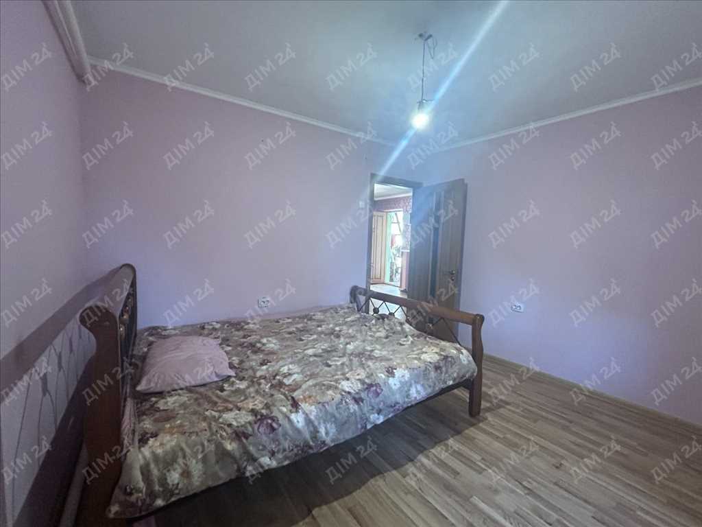 

Будинок із земельною ділянкою 1 га, неподалік від міста | Приват житло