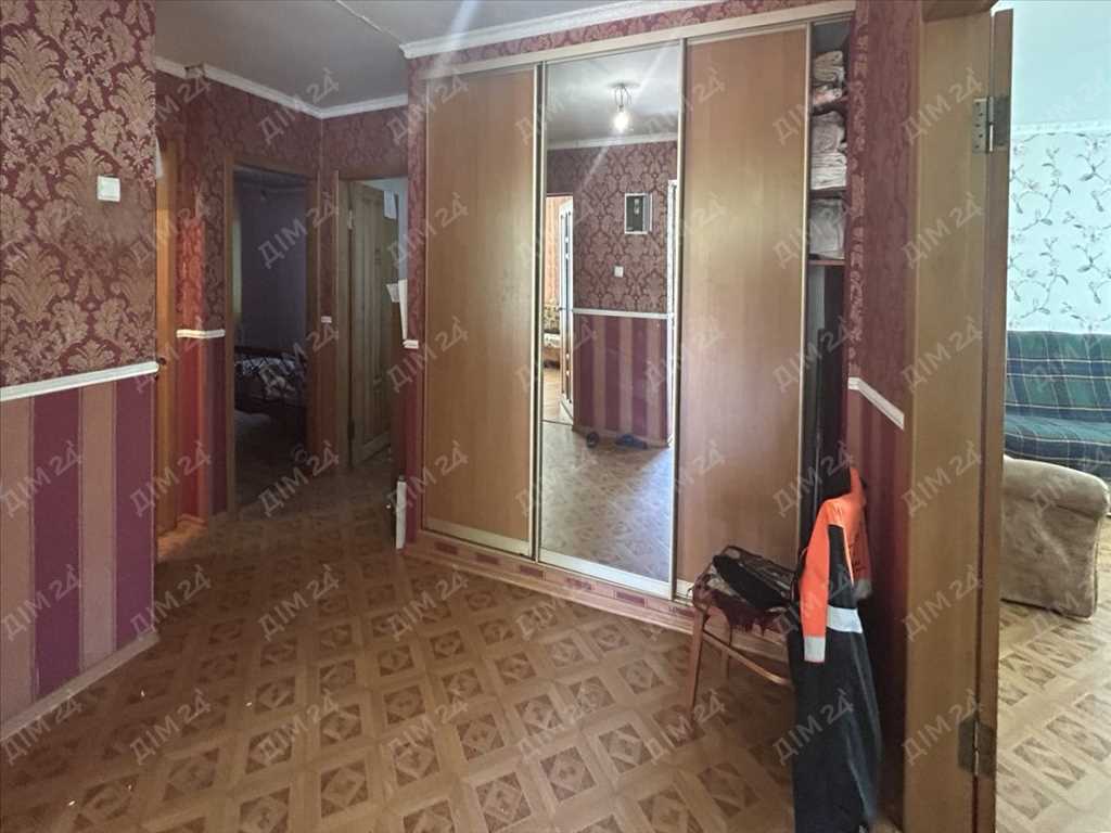 

Будинок із земельною ділянкою 1 га, неподалік від міста | Приват житло