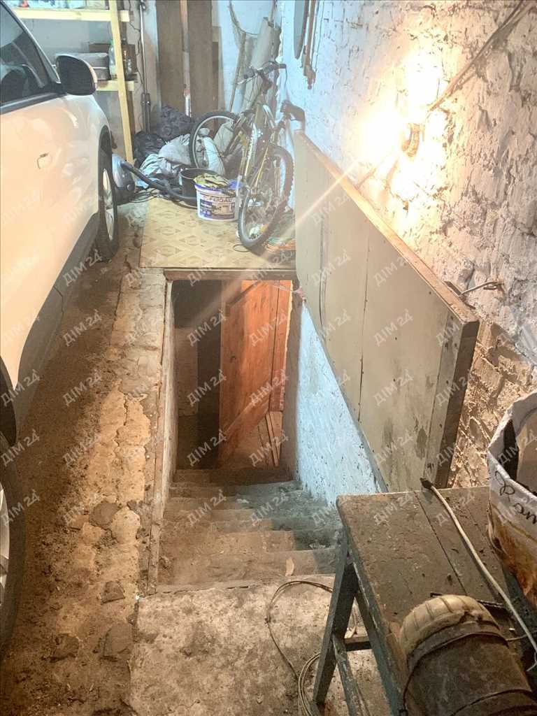 

Будинок із земельною ділянкою 1 га, неподалік від міста | Приват житло