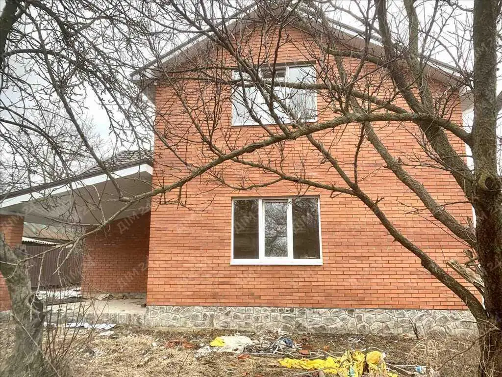 Сучасний будинок з комунікаціями та з внутрішніми роботами | Приват житло