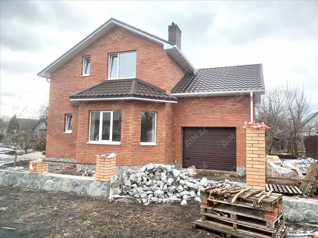 Сучасний будинок з комунікаціями та з внутрішніми роботами | Приват житло