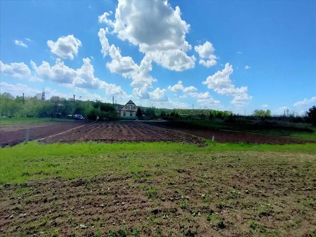 У продажу земельна ділянка в с. Розсошенці | Приват житло