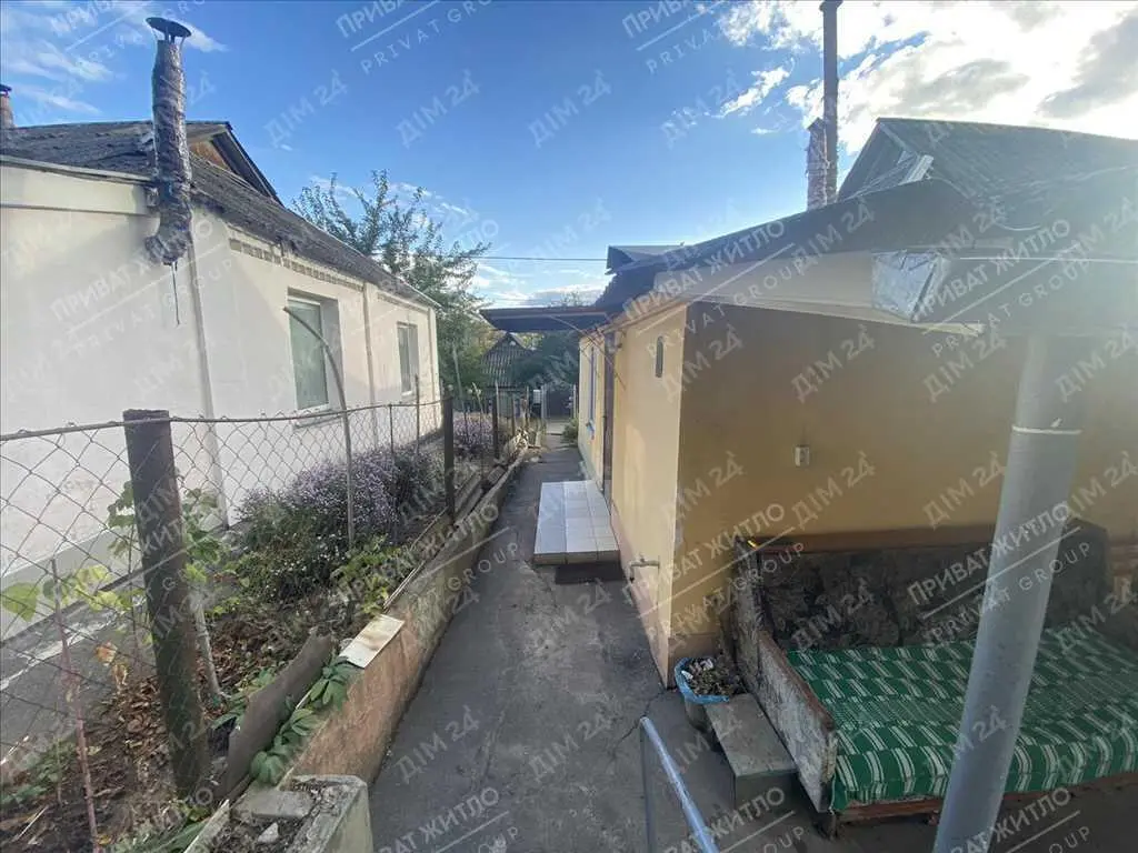 Частина будинку з окремим двором! | Приват житло