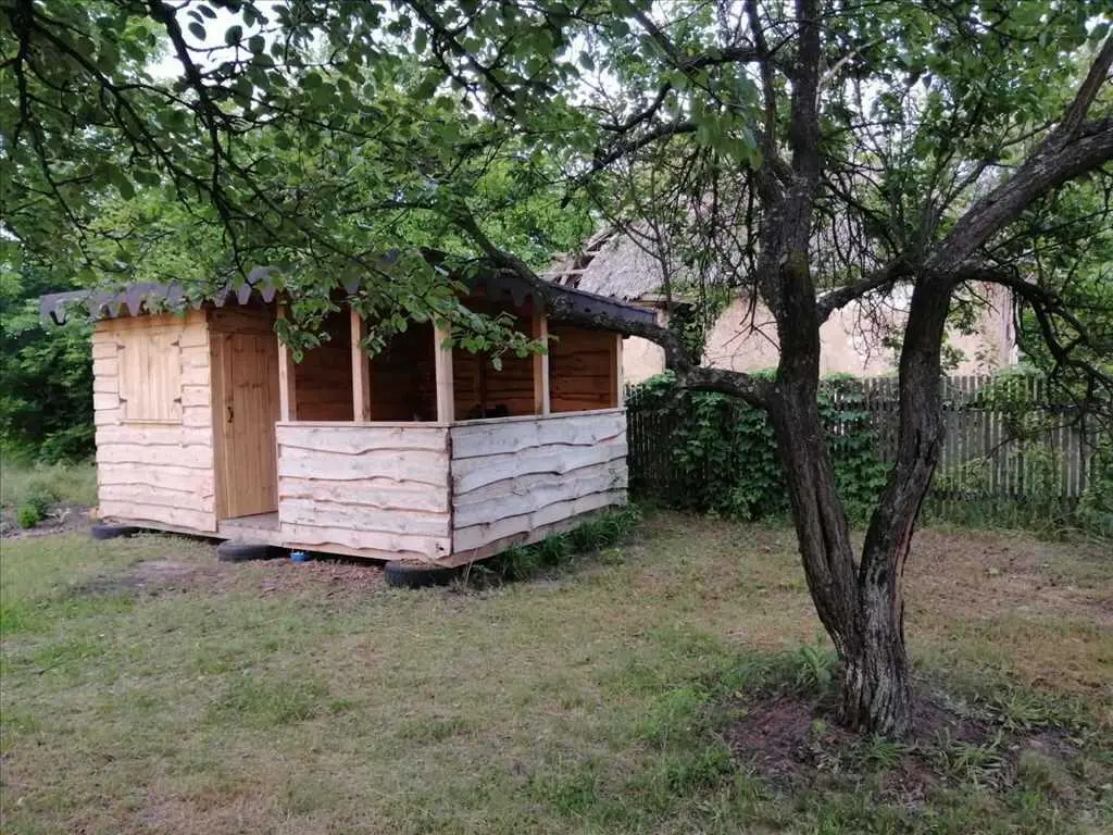 Гарне, мальовниче місце за межами міста. | Приват житло