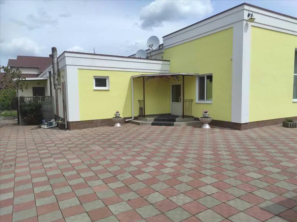 Продаж приміщення комерційного призначення в Розсошенцях | Приват житло