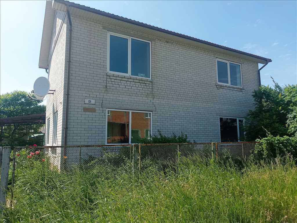 Двоповерховий будинок в районі Хрестовоздвиженського  монастиря | Приват житло