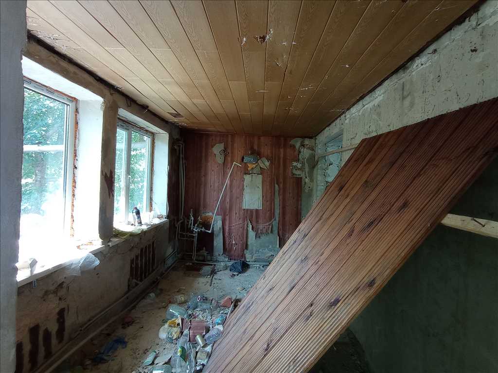 Двоповерховий будинок в районі Хрестовоздвиженського  монастиря | Приват житло