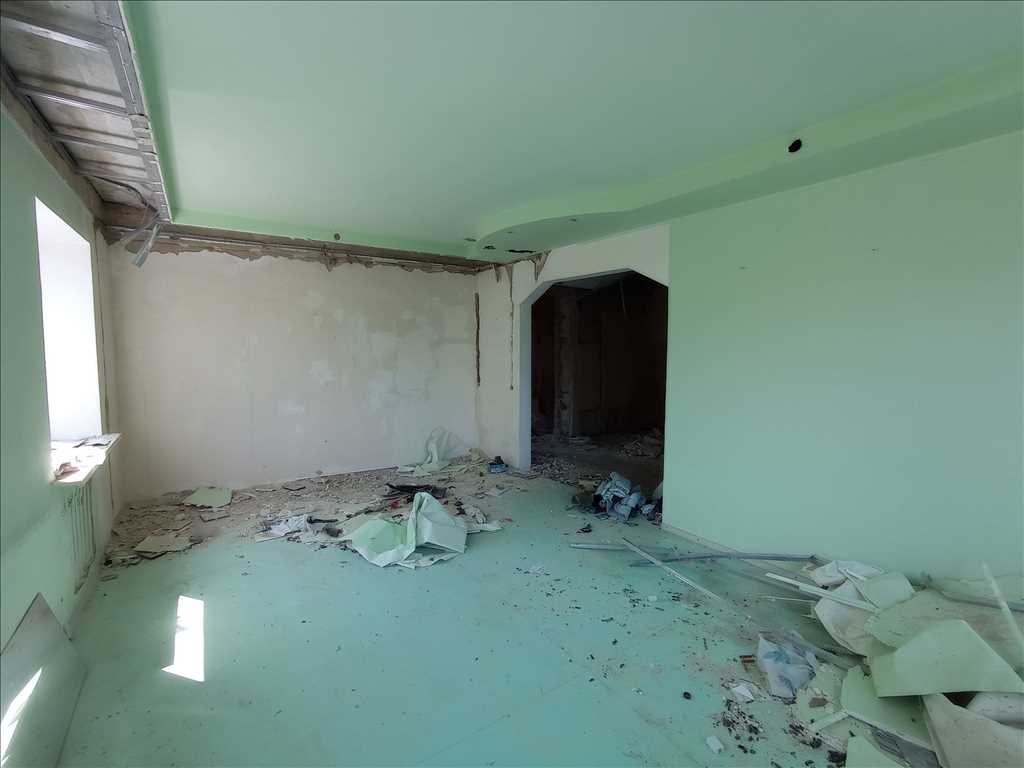 Двоповерховий будинок в районі Хрестовоздвиженського  монастиря | Приват житло