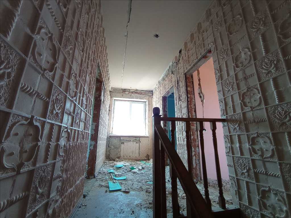 Двоповерховий будинок в районі Хрестовоздвиженського  монастиря | Приват житло