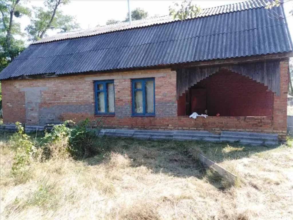 Дача неподалік річки та лісу | Приват житло
