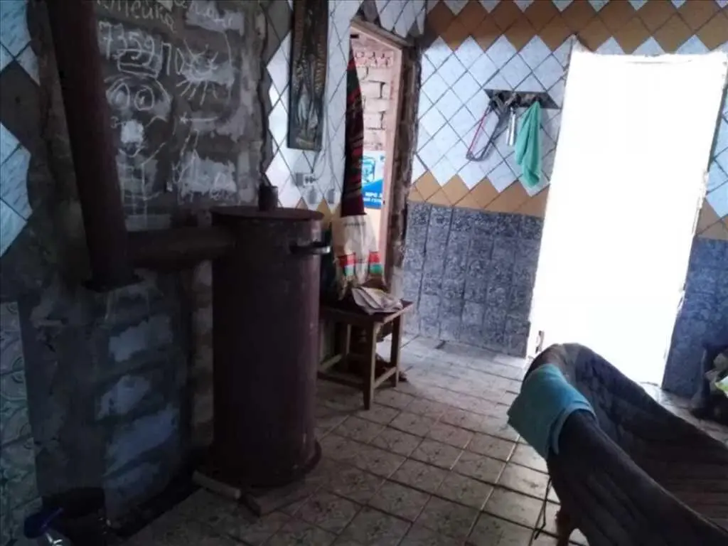 Дача неподалік річки та лісу | Приват житло