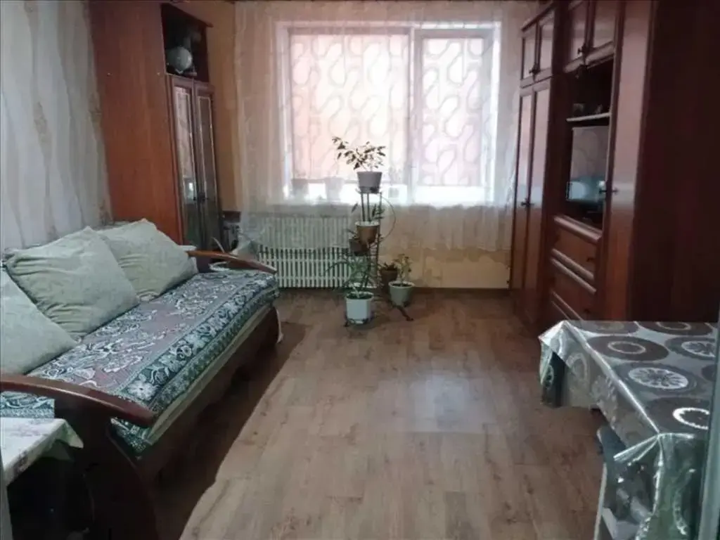 Трикімнатна квартира в гуртожитку з власним санвузлом | Приват житло
