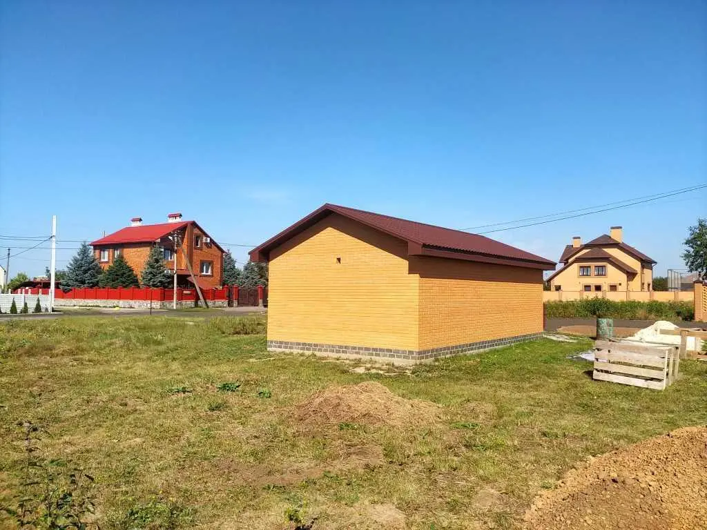 Ділянка з гаражем у гарному місці  | Приват житло