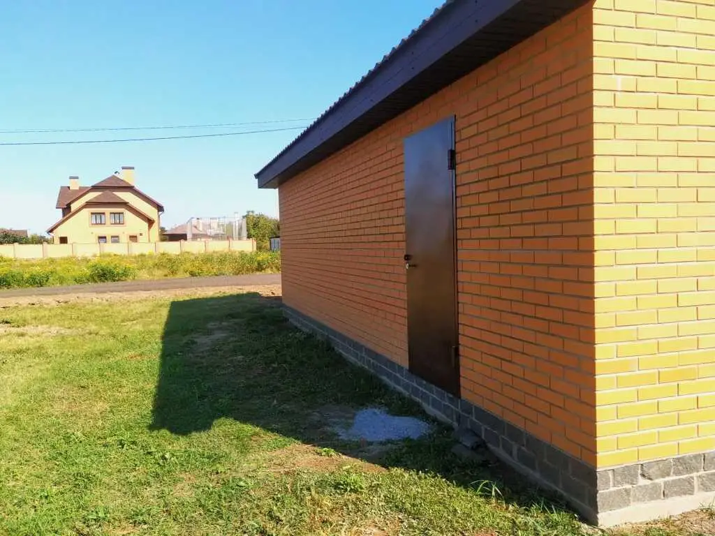 Ділянка з гаражем у гарному місці  | Приват житло