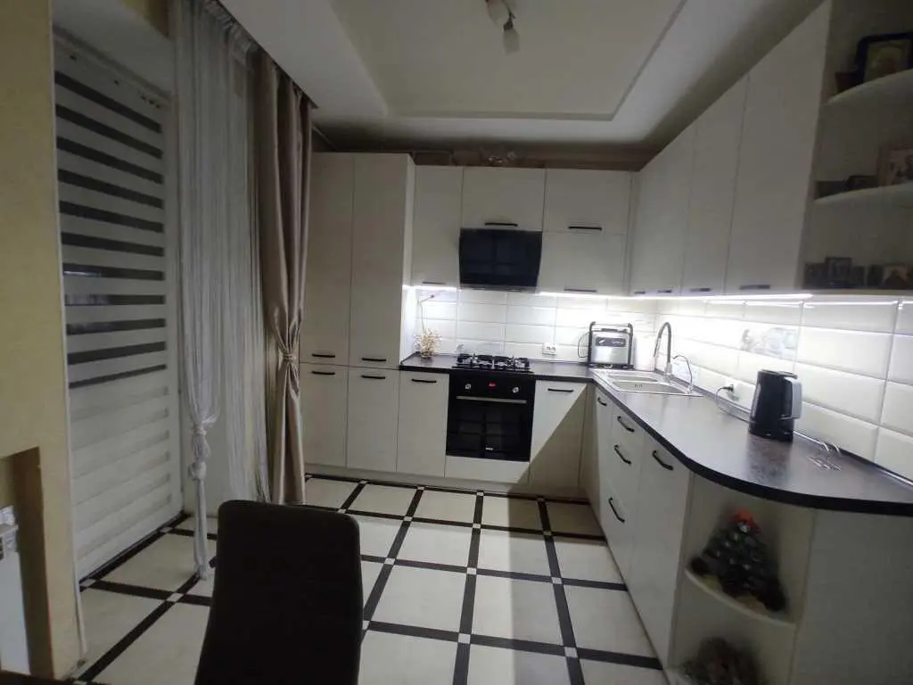 Продається 1 кімнатна квартира на Леваді | Приват житло