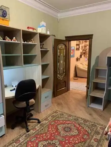 Продаж сталінки з гаражем на Браїлках | Приват житло