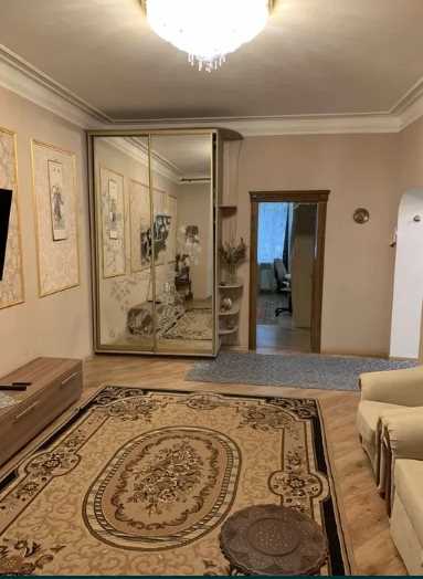 Продаж сталінки з гаражем на Браїлках | Приват житло