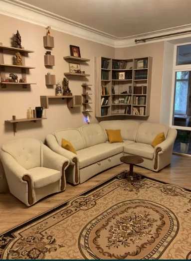 Продаж сталінки з гаражем на Браїлках | Приват житло