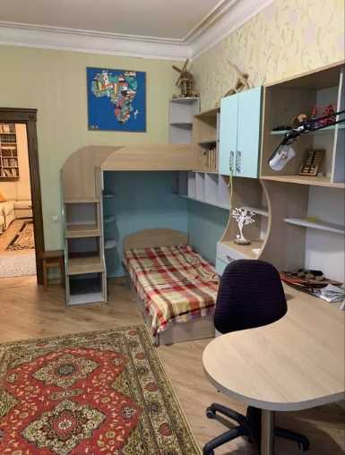 Продаж сталінки з гаражем на Браїлках | Приват житло