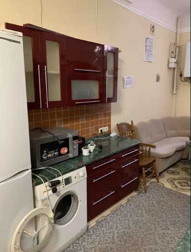 Продаж сталінки з гаражем на Браїлках | Приват житло