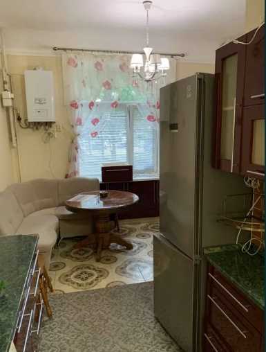 Продаж сталінки з гаражем на Браїлках | Приват житло