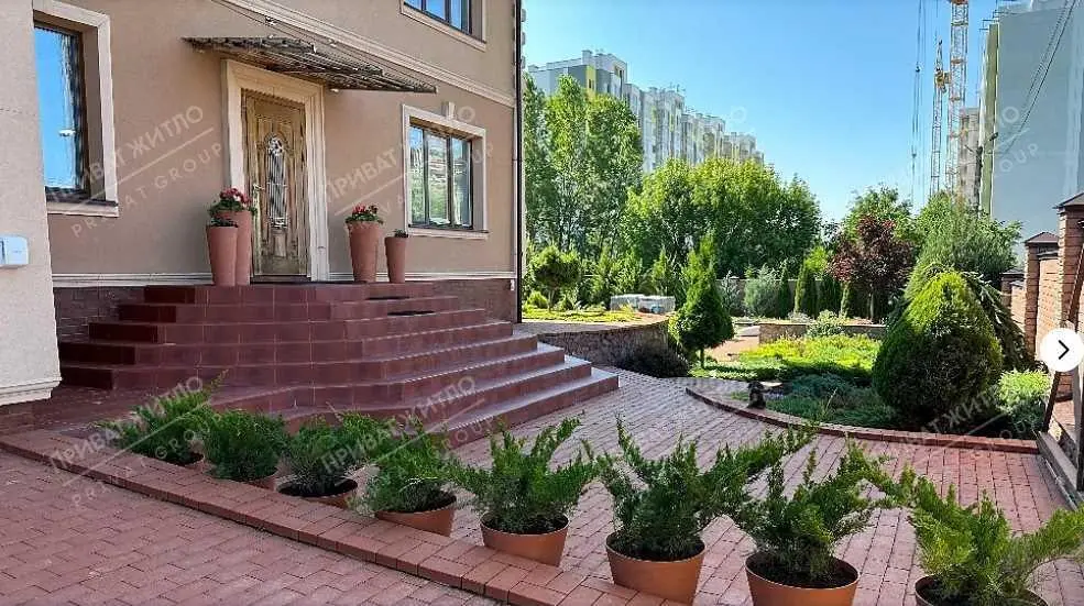 Пропонуємо 2 поверховий будинок  в районі ГРЛ | Приват житло
